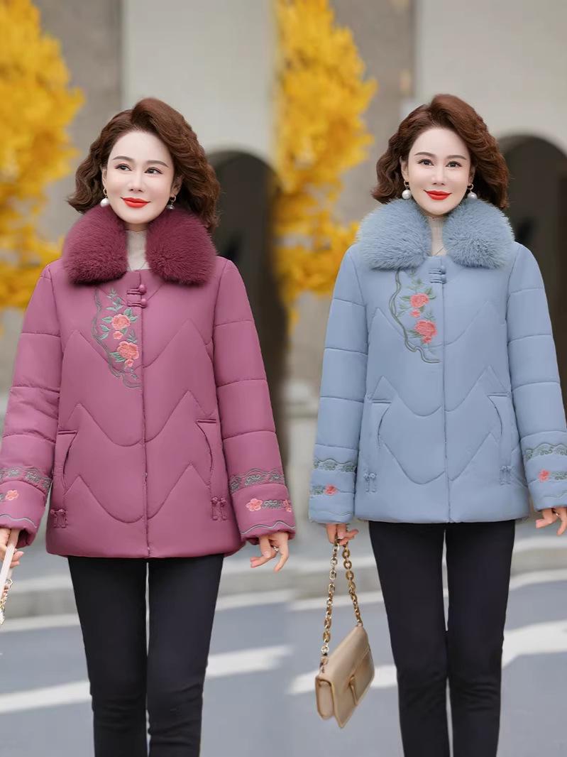 

Women s Winter Down Cotton Jacket with Fleece Lining, Chinese Style, Thick and Warm for Mid-Aged Moms, 2025 Edition. XL розы красного