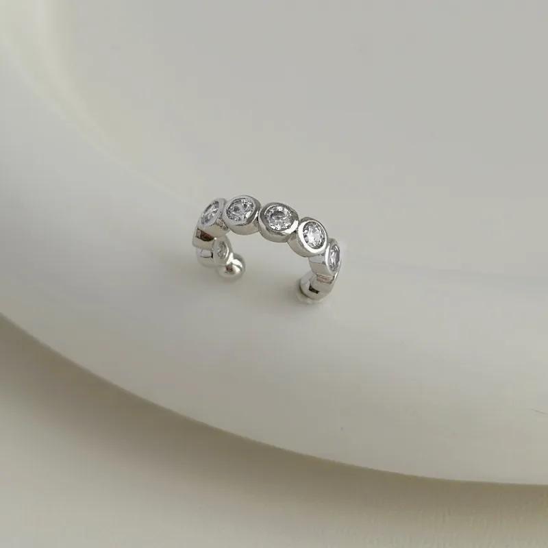PONYKISS 925 Silber Zirkon Asymmetrische Wassertropfen Clip-Ohrringe für Damen Trendiger Feinschmuck Minimalistische Accessoires
