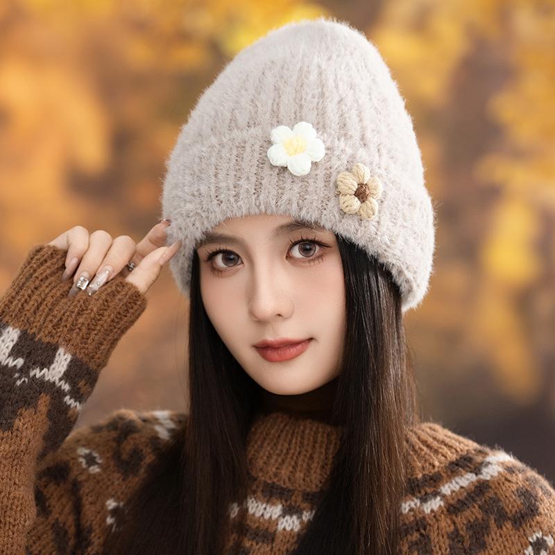 Winter Outdoor Thickened Warm Wool Hat Women's Warm Ear Protection Hat Flower Hat