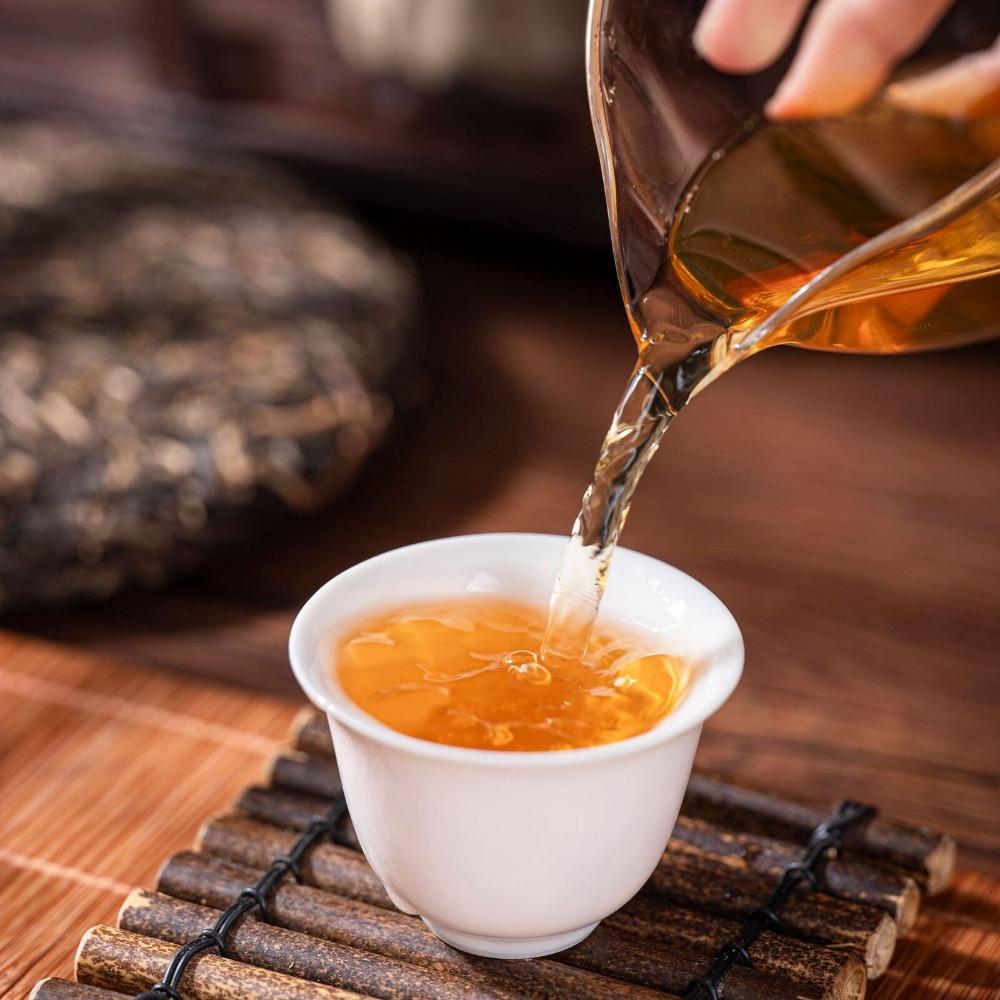 Yunnan Ban Zhang Raw Pu-erh Tea - 357g Aged Tea Cake