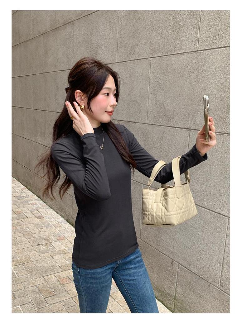 Women’s Slim Fit Brushed Fleece Lined Stand Collar T-Shirt with Long Sleeves for Spring, Autumn, and Winter.