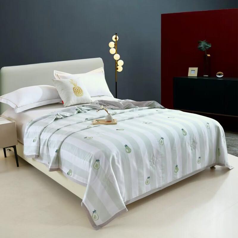 PLAYBOY Lightweight Summer Quilt