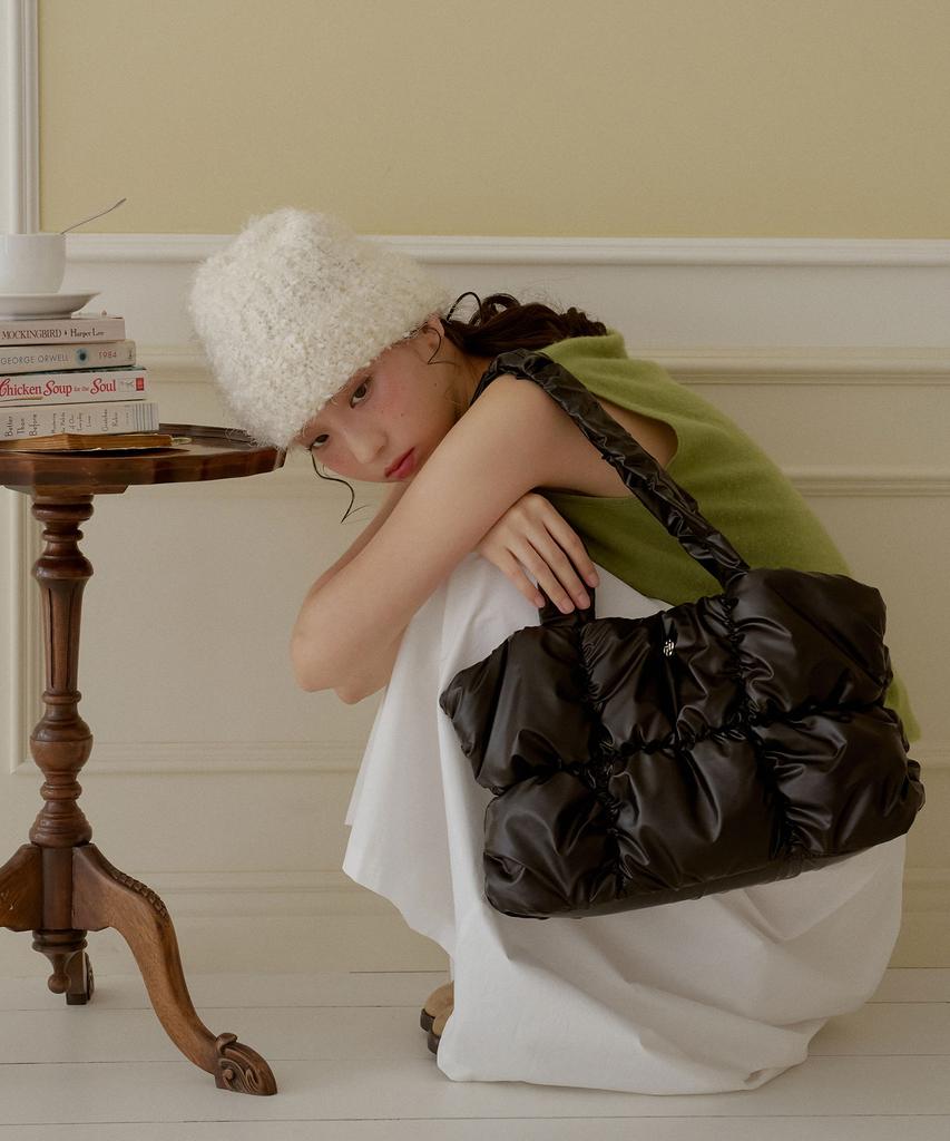 Heeari Rosie Shirred Padded Shoulder Bag_Black