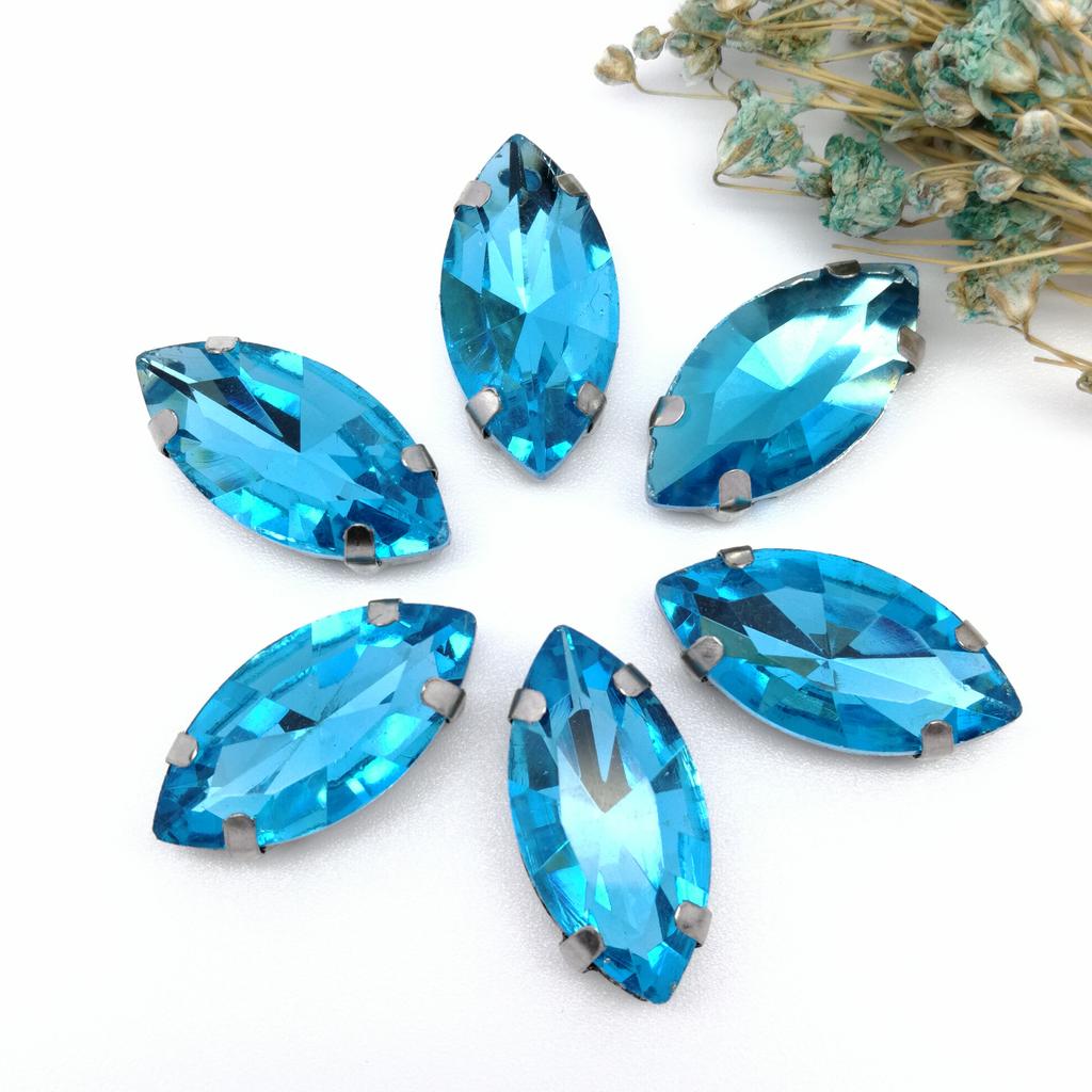 4-32MM Ojo de Caballo / Forma de Hoja Pedrería de Vidrio Con Garra Coser Piedra de Cristal Strass Diamante Base Metálica Hebilla Para Ropa