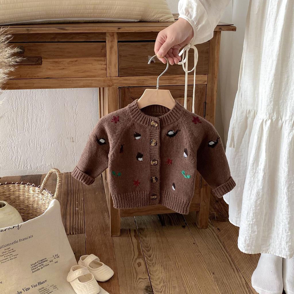 Autumn and winter new baby girl long-sleeved embroidered cardigan baby foreign versatile pine cone jacket top