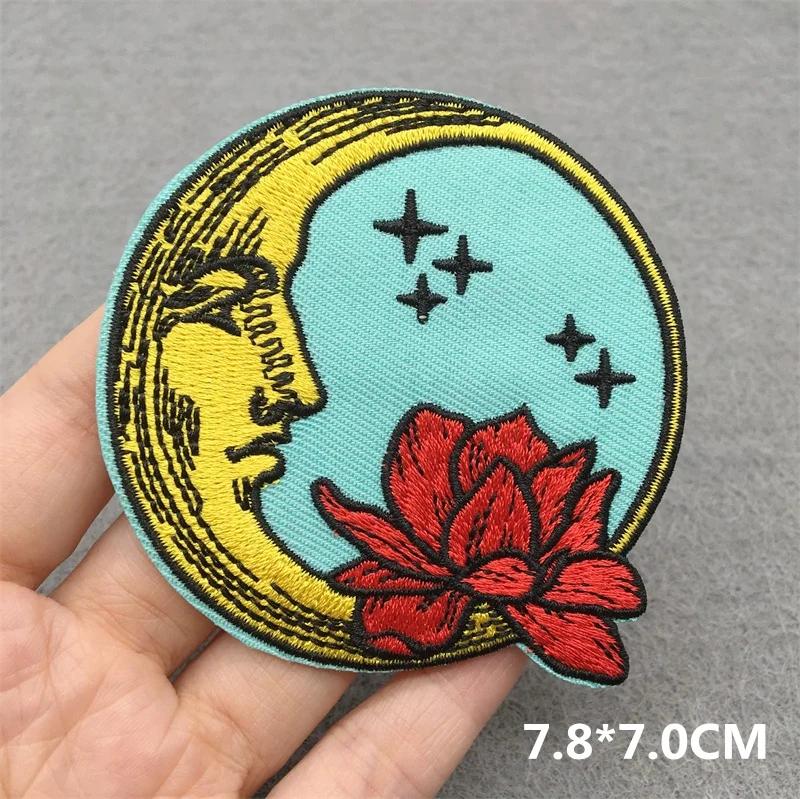 Love Nature Patch Magic Mushroom Embroidery Patches For Clothing Diy Iron-On Stickers Appliques Flowers Stripes