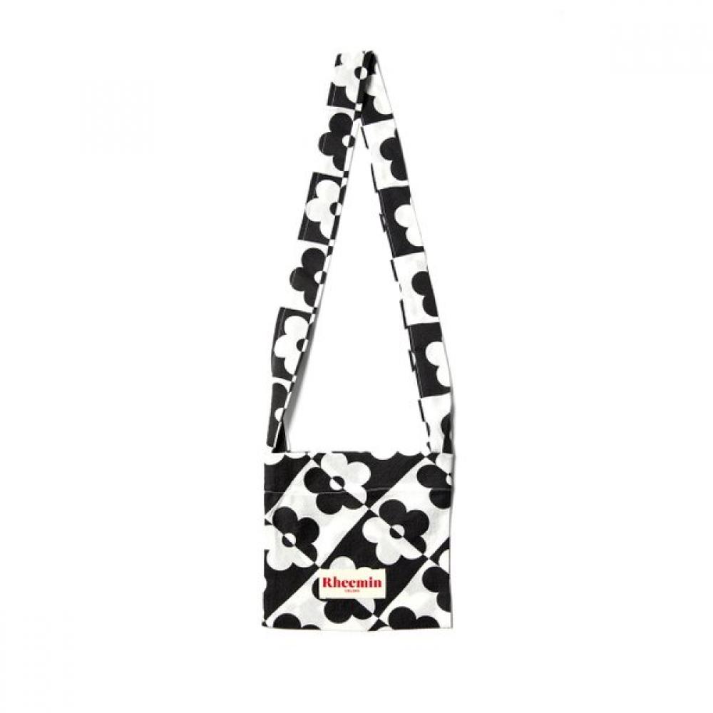

Rheemin Bloom Pop Bag Mini Black Pop Single option
