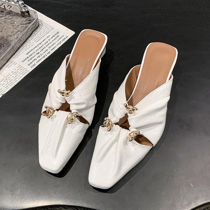 

Spring and summer 2025 new triangular buckle hollowed pointed tip pleated bag head women large size wear versatile casual half slippers 35 белый