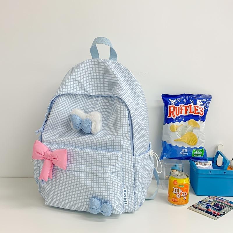 Schoolbag Japanese ins new middle school student schoolbag for women, high value, fresh and full of stars, junior high school students lightweight