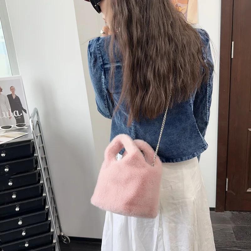 Fluffy Faux Mink Fur Bag Winter Tote Bags for Women Handbags Soft Warm Wrist Bag Chains Shoulder Crossbody Bags Mini Clutch