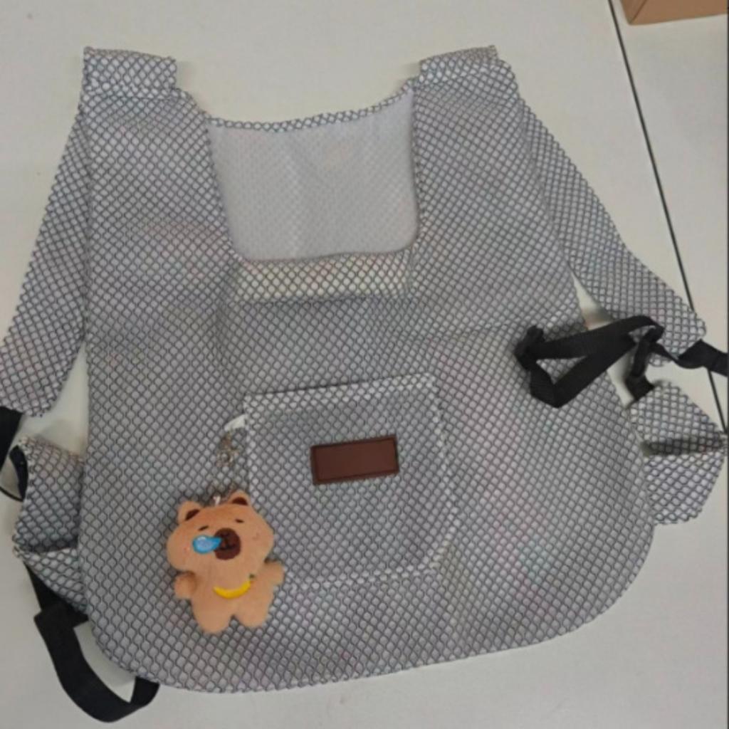 Pet Outdoor Backpack Mesh Breathable Exposed Cat and Dog Chest Bag Portable Pet Travel Backpack for All Seasons Outdoor Backpack