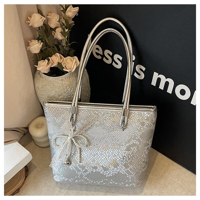 Large capacity bag women's new high-end commuter shoulder satchel underarm class tote handbag