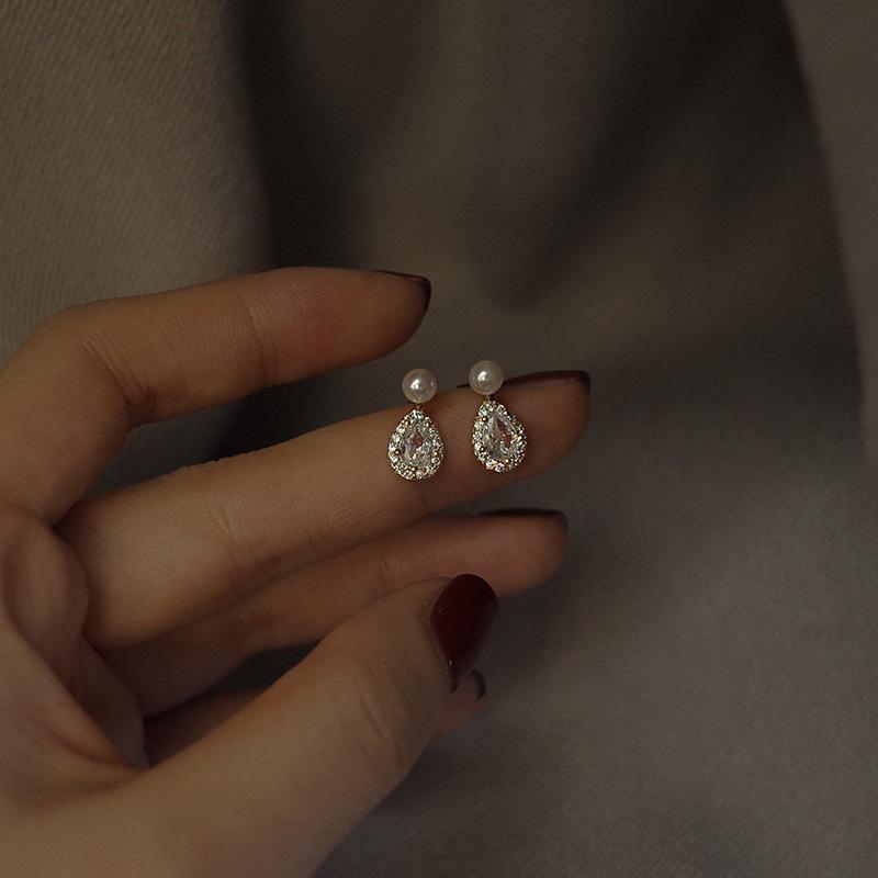 Imitation Pearl Earrings, Feminine and Niche Design Sense, High-end Silver Needle Earrings, Mosquito Coils, and Ear Coils