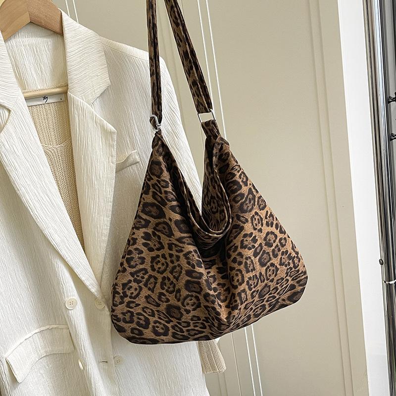 Leopard Print Bag Women's Large-capacity New Autumn and Winter Retro Shoulder Messenger Bag Casual Commuting