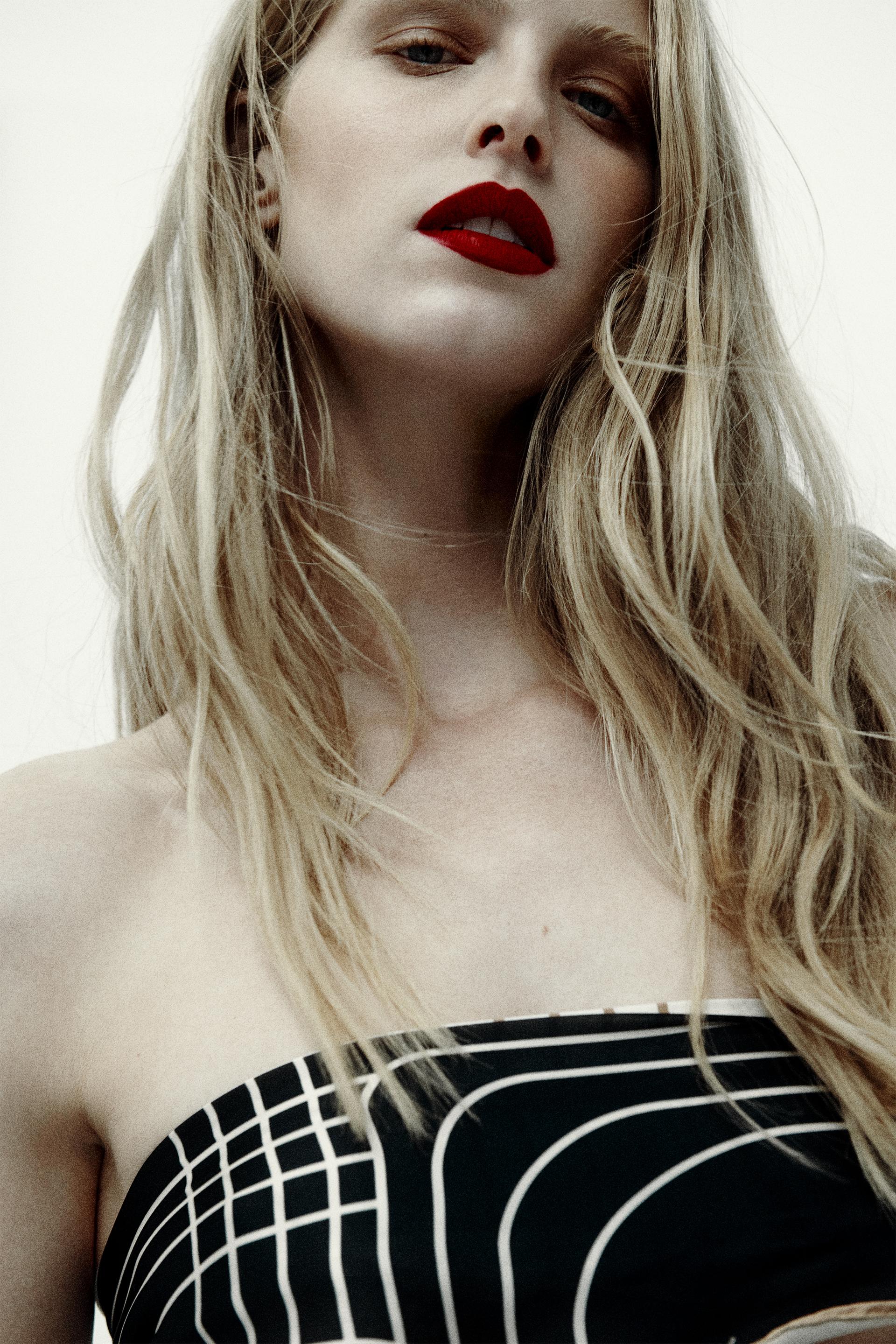 

АТЛАСНЫЙ ШАРФ С ПРИНТОМ