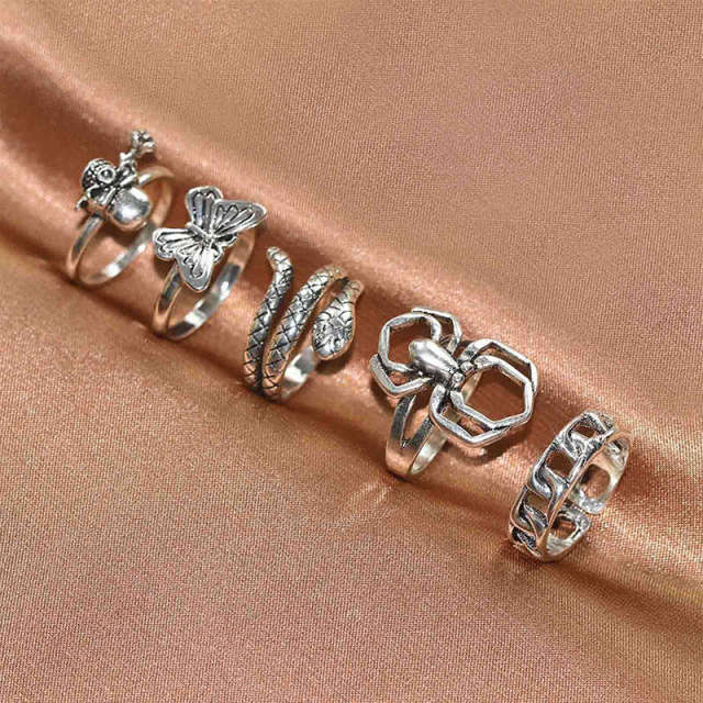 Retro For Women Punk Butterfly Heart Rings Set Retro Gothic Ancient Color Color Dice Angel Wings Charms Finger Rings JewelryVintage Rings