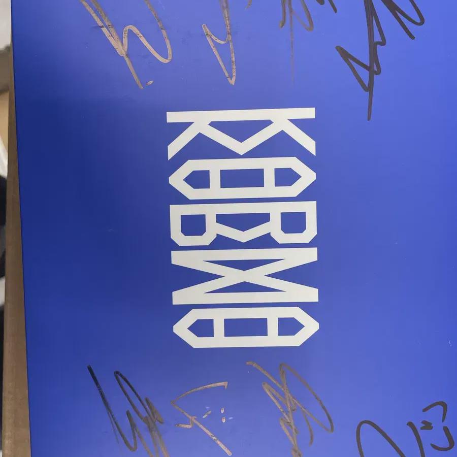 Straykids 4th Regular Album Karma Sign Album