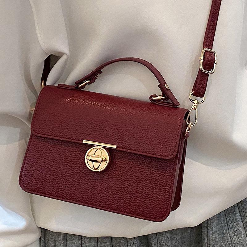 Portable small square bag autumn new fashion popular texture lock solid color casual shoulder messenger bag
