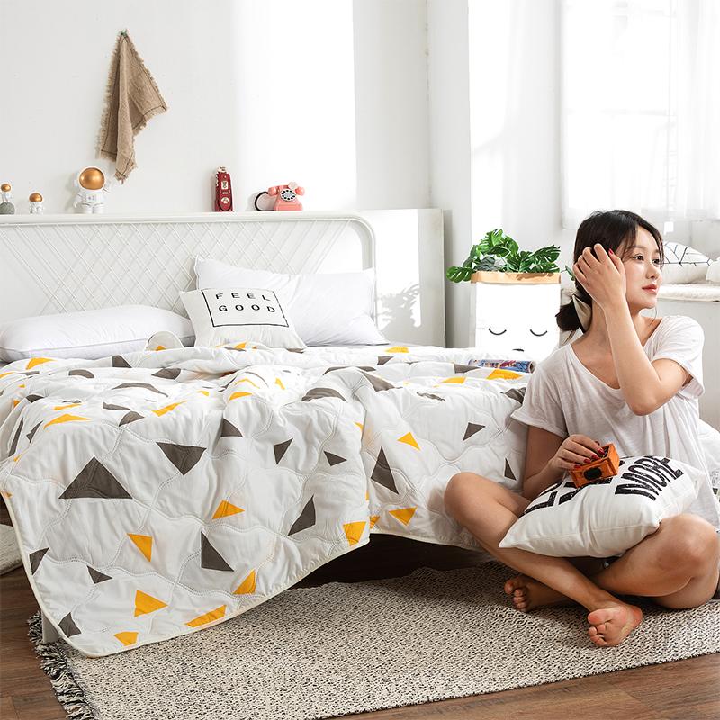 Geometric Triangle Pattern Summer Quilt-Lightweight Breathable Cotton Bedspread for Summer Yellow & Gray Design