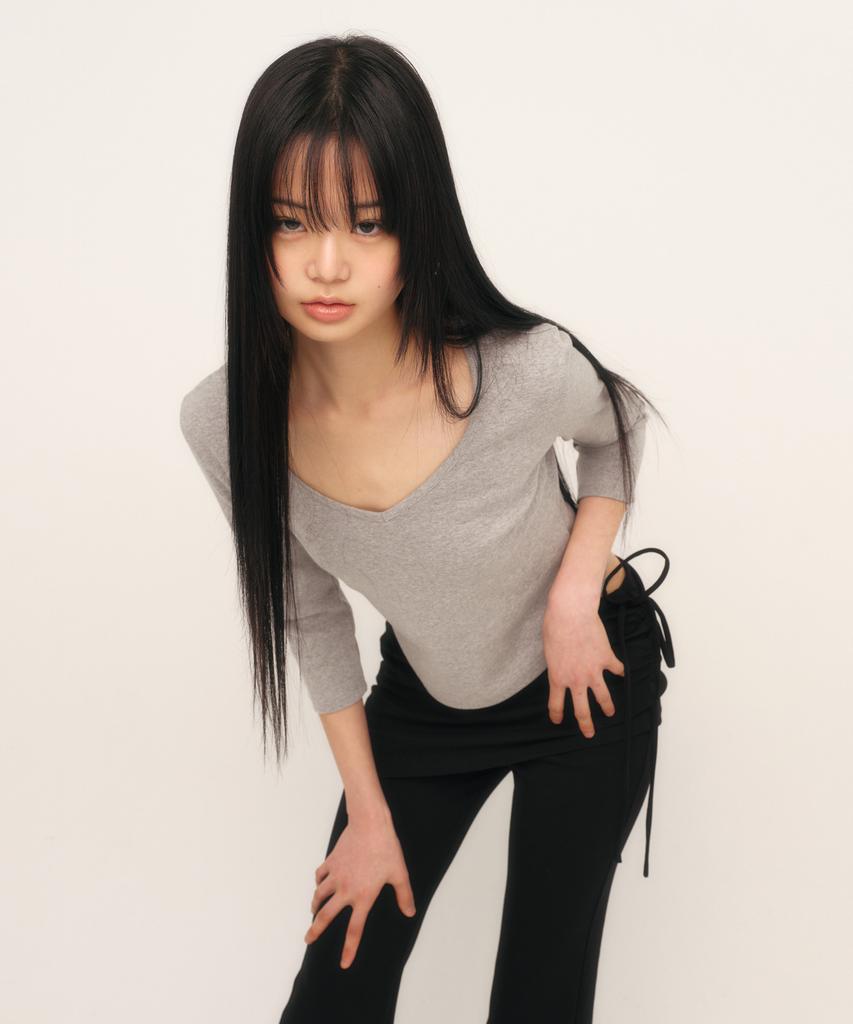 Kyuliti C 90S Line V-Neck T-Shirt_Grey