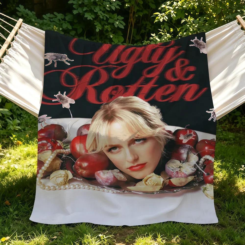 Sängerin M-Mckenna G-Grace Es ist so schön Decke Geeignet für Sofas Betten Büros Autos Reisen im Freien Ideales Geschenk für Freunde Familie 75X95CM brown