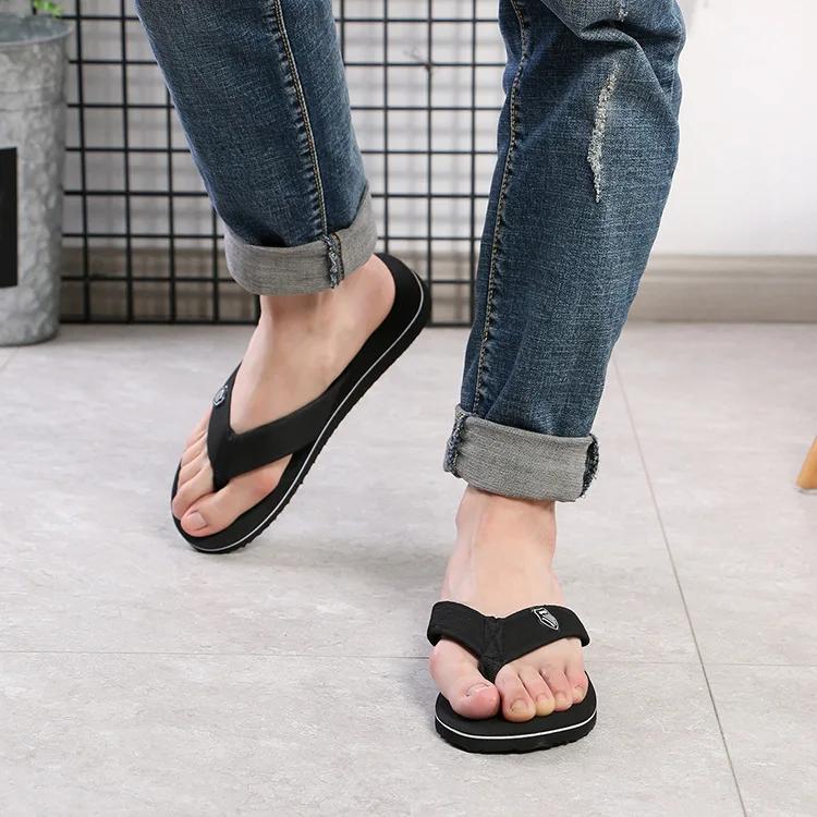 New Men's Slippers High Quality Mens Beach Sandals Anti-slip Flip-flops Lightweight Men Casual Slippers Flat Shoes Zapatos Mujer