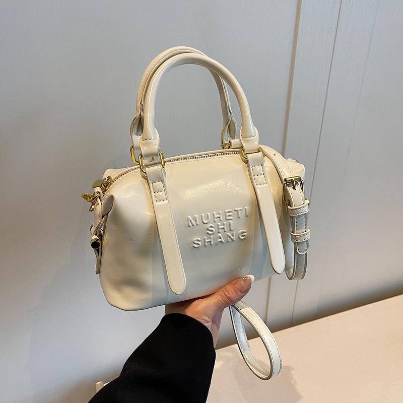 Premium bag women's new retro niche shoulder messenger bag versatile portable pillow bag