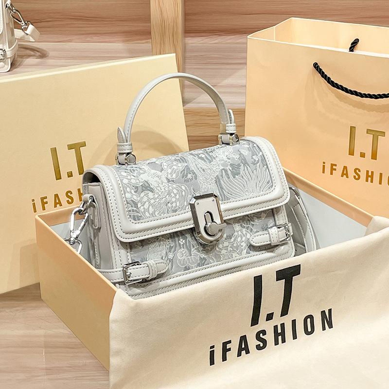 

Light Luxury and High-end New Chinese Small Square Bag, Summer Leather Versatile Shoulder Crossbody Bag серебряный