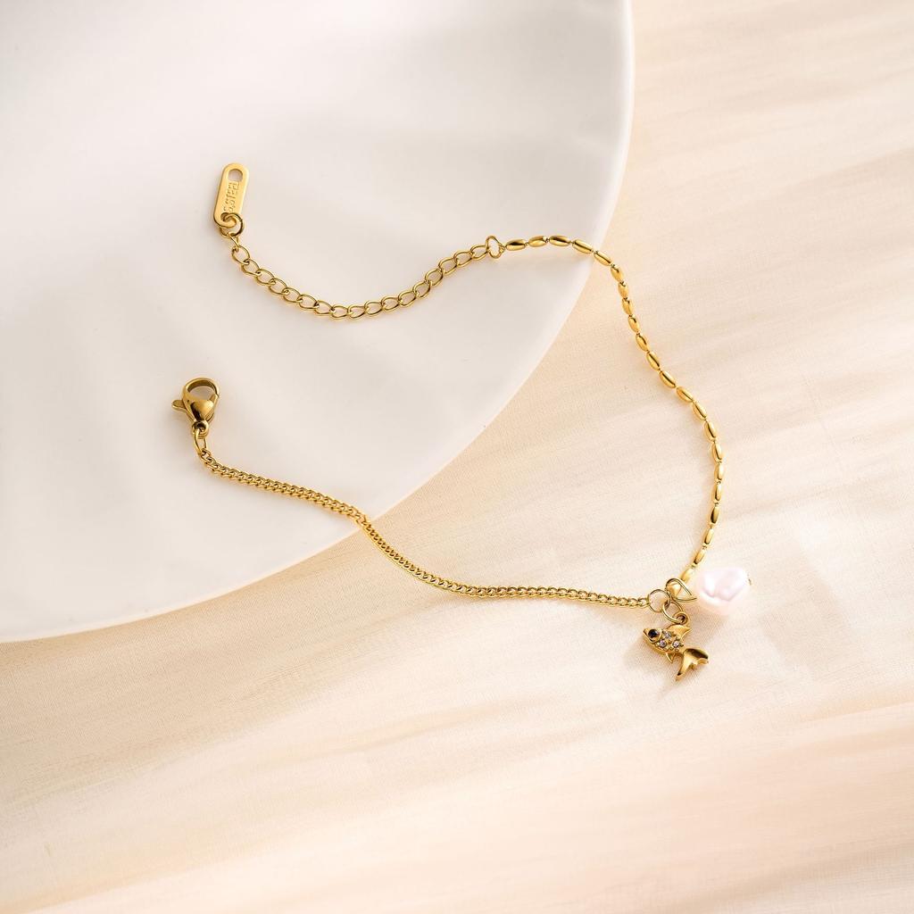 Süßes Zirkonfisch Natürliche Perle Charme Armband für Damen Edelstahl Goldfarbe Perlenkette Schmuck Valentinstagsgeschenk