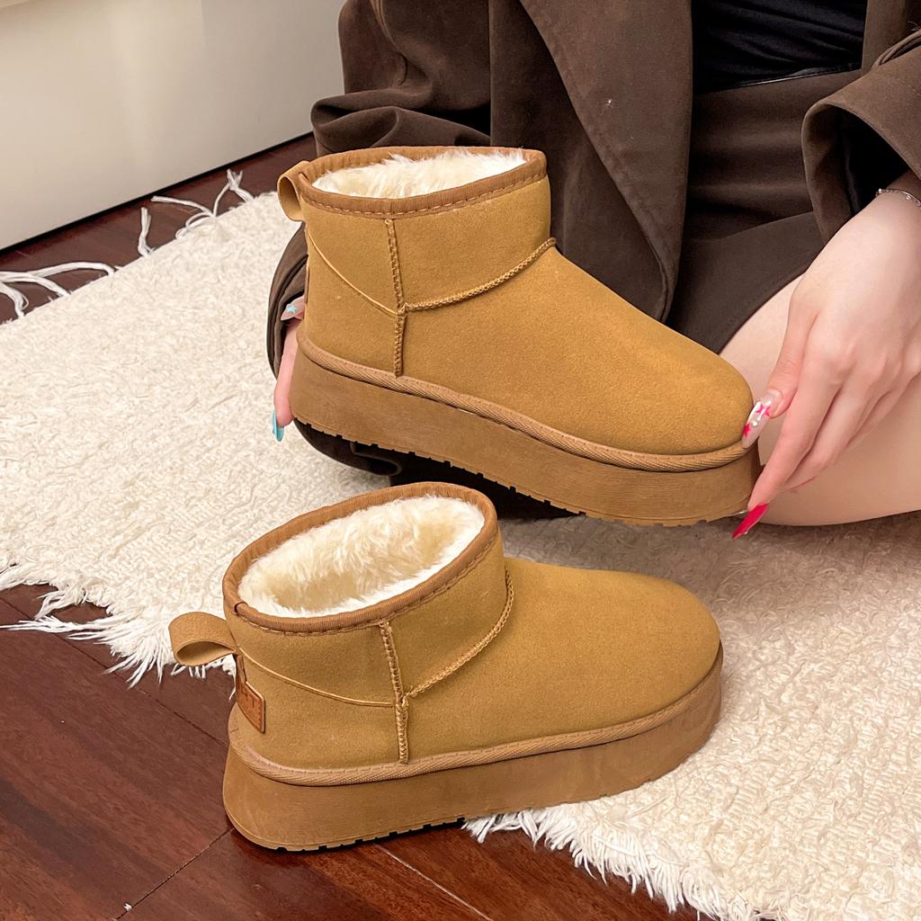 Thick-soled versatile snow boots women's winter new velvet thickened large cotton shoes warm and cold-resistant short boots