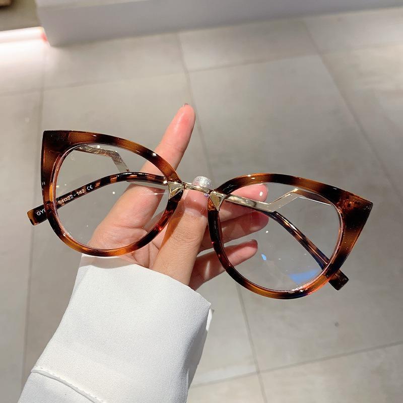 Vintage Flache Leichte Cat-Eye Große Fassung Blaulichtfilterbrille Damen Mode Halbe Metallseite High Definition Brille