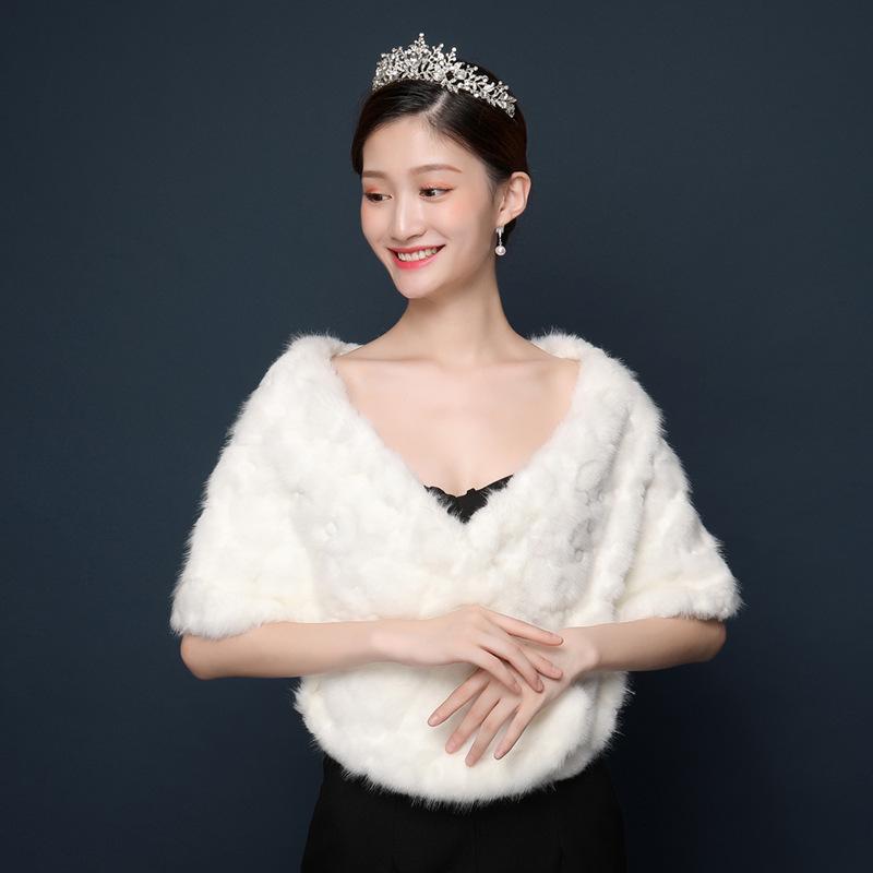 Korean Wedding Fur Shawl: Autumn/Winter Bridal Cape, Fashionable and Warm In White or Red