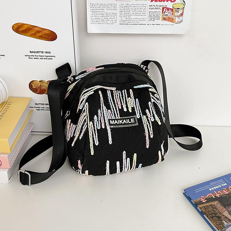 High Fashion Lightweight Canvas Shoulder Bag Stylish Versatile Commuter Bag