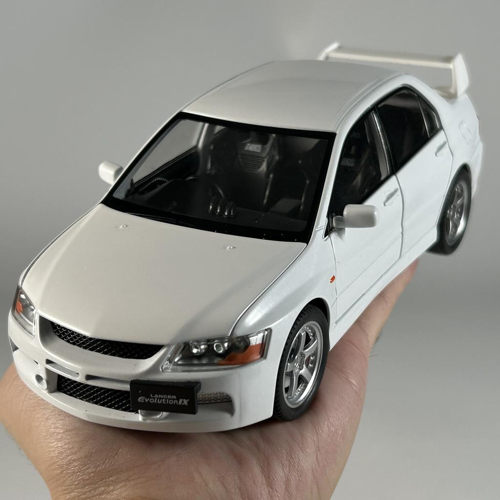 JDM 1:24 Mitsubish Lancer Evolution EVO9 Compact Car Alloy Metal Diecast Model Car Best Birthday Gift For Children's Toy Collect