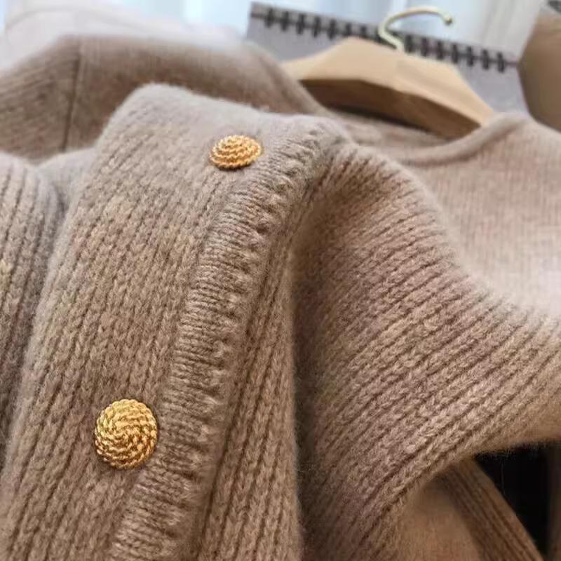 Women's 100% Pure Wool Red Cardigan, Round Neck, Loose Fit, Thickened Sweater for Autumn and Winter.