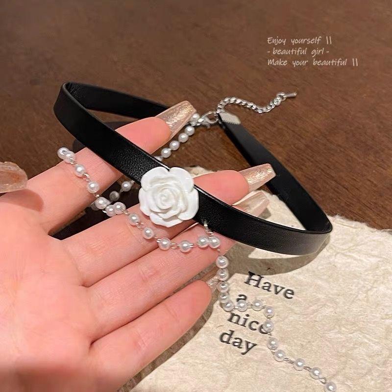 Niche Premium Black Rose Pearl Choker, Elegant All-Match Decorative Short Collar Collarbone Chain for Girls