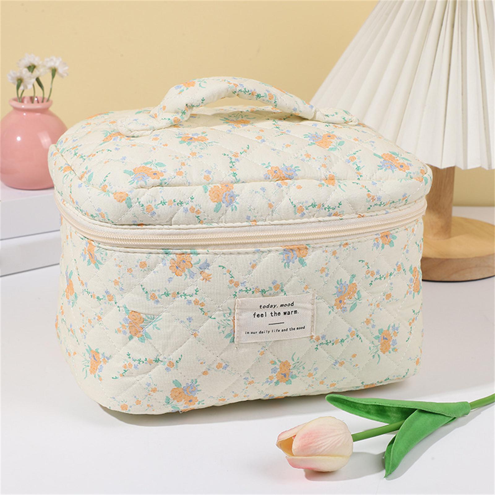 

Floral Pattern Quilted Cotton Storage Bag Portable Handheld Organizer Pouch with Zipper Closure for Travel and Daily Use One Size