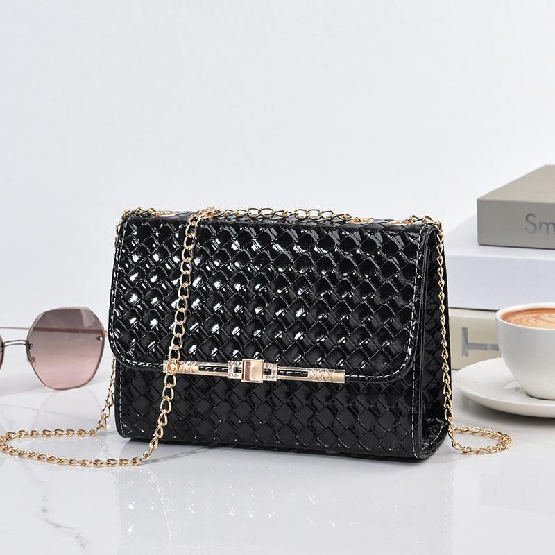 Bags women s bags new fashionable woven bags, large-capacity messenger bags versatile shoulder bags trendy