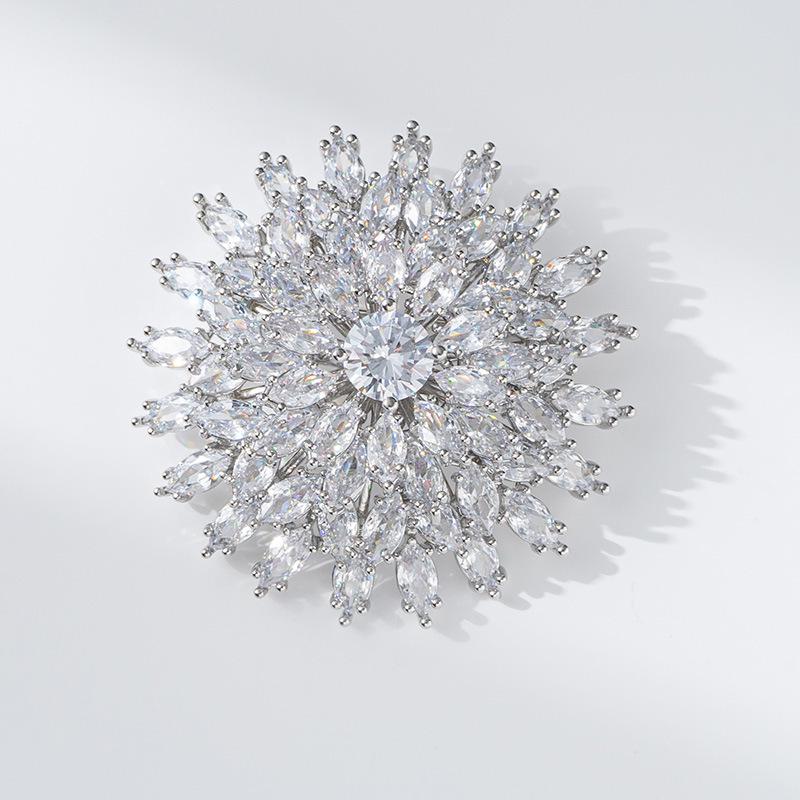 Bo Xin Yun Luxury 3D Snowflake Brooch with Shiny Cubic Zirconia