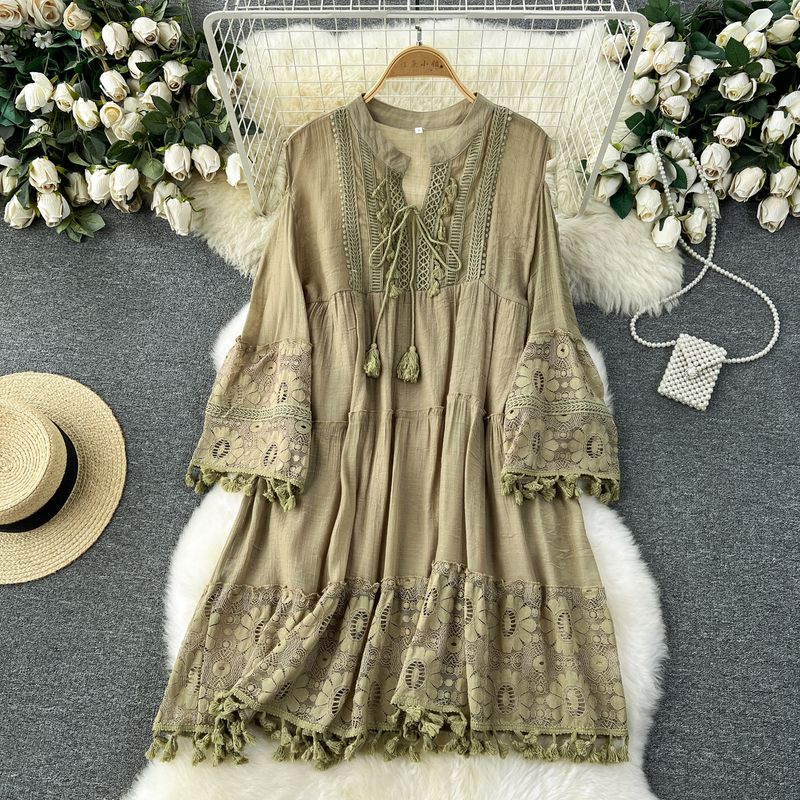

Korean Style Early Spring Wear Holiday Dress Women s Stylish Cut Out Bell Sleeve Tassels Loose-Fitting Slim Looking Lace Skirt Khaki S