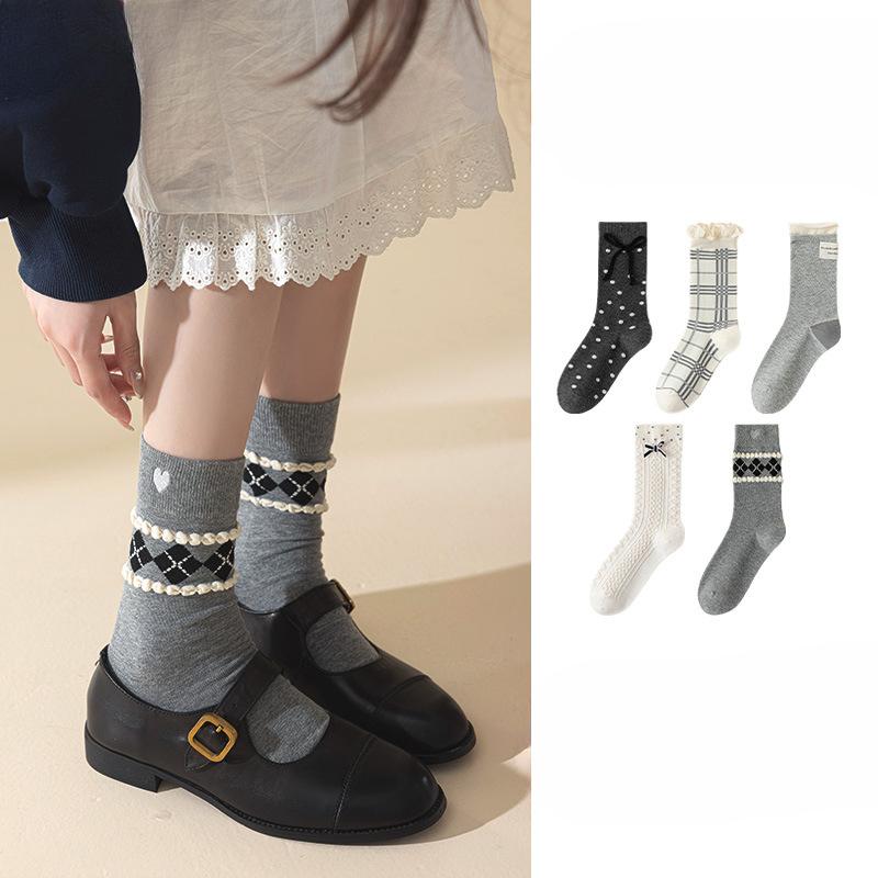 Female Autumn and Winter New Style Lace Bow Love Embroidery Sweat Breathable Boneless Cotton Socks