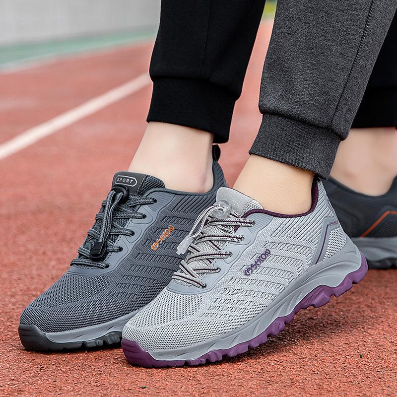 Popular elderly shoes spring and summer breathable fly-woven mesh soft sole in the elderly walking shoes men's and women's sports parents shoes