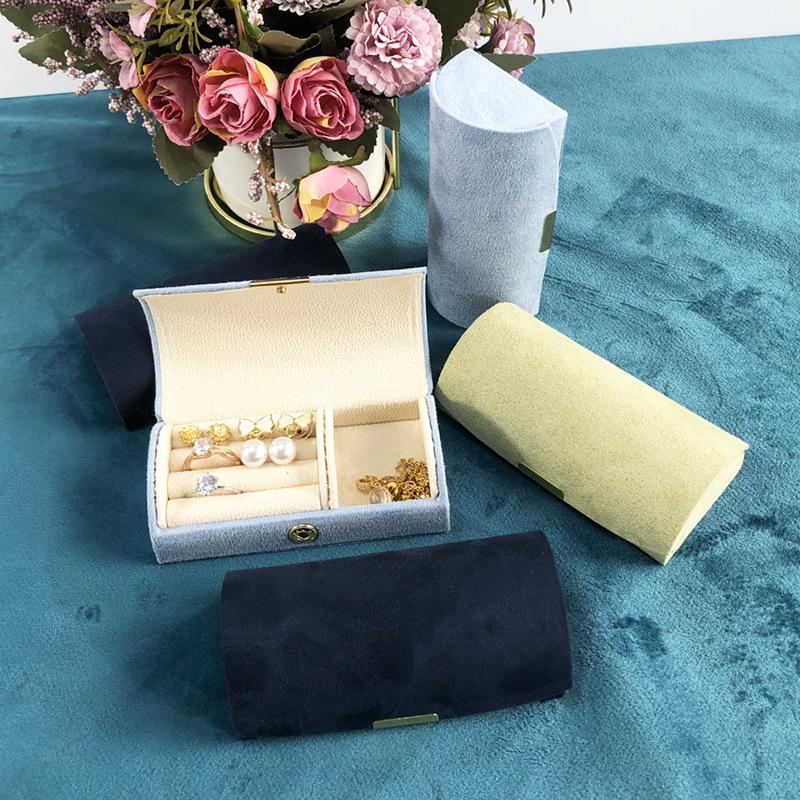 Portable Velvet Jewelry Box - Arched Design for Trendy Accessory Storage