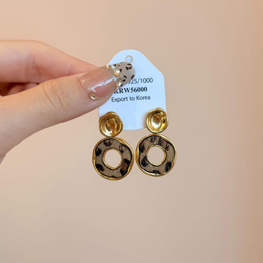 2025 Autumn/Winter Gold Irregular Leopard Print Geometric Stud Earrings - High-End Niche Design