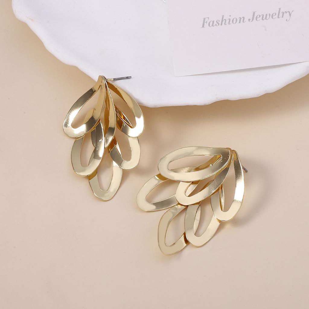 Retro Exaggerated Metal Hollowed-out Leaf Personalized Stud Earrings with a Niche Design Sense for Women