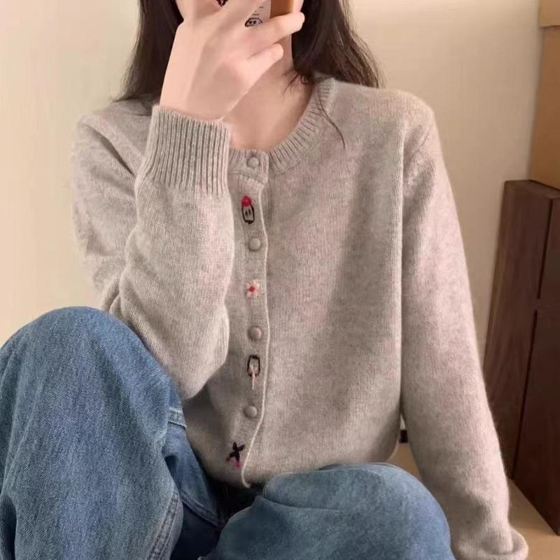 Spring and Autumn New Small Knitted Cardigan Button Design Sense Advanced Sense Embroidery Soft Waxy Sweater Jacket Women