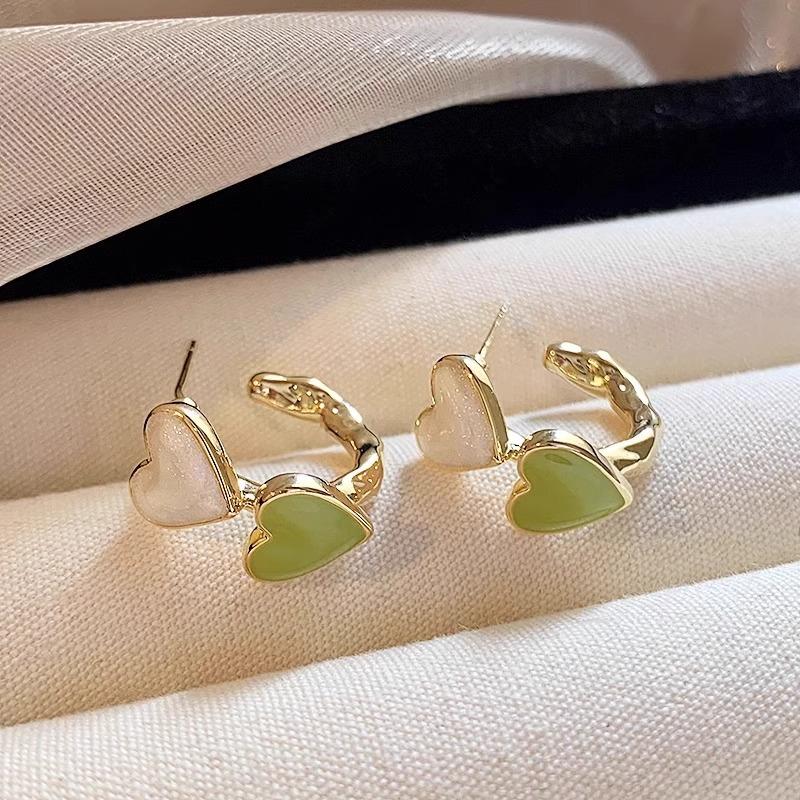 Liebes Herz Ohrringe Trendige Elegante Damen Accessoires Klassischer Schmuck Retro Herz Ohrringe Süße Mode Nische Hundert Passend Hohes Niveau Gefühl Von