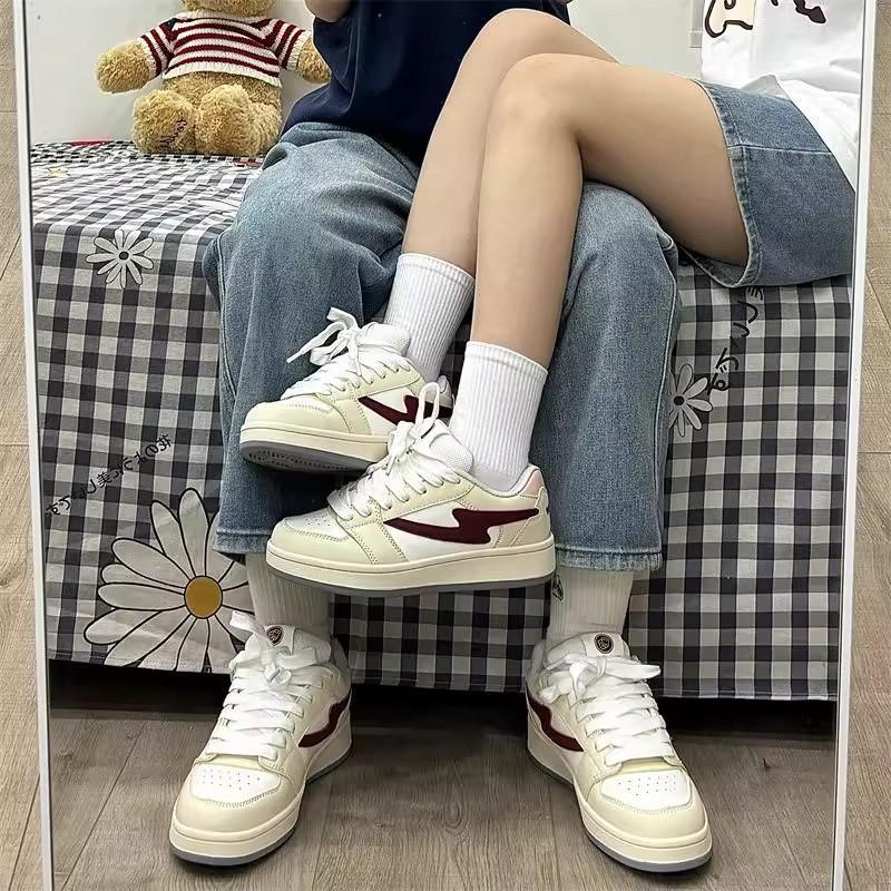 Women's shoes niche low-top bread shoes trend spring new versatile sports and leisure board shoes