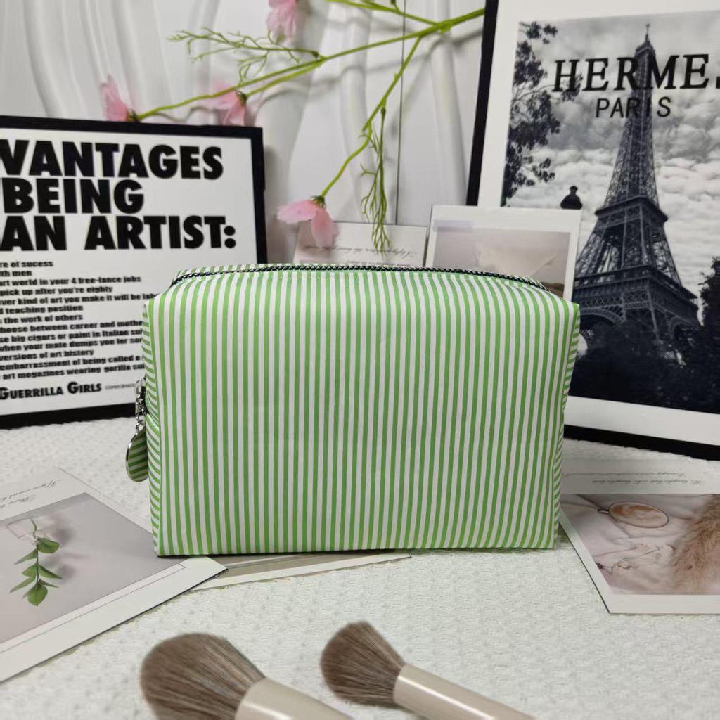 Large-Capacity Striped Makeup Bag: Indian Clutch for Convenient Travel and Outings