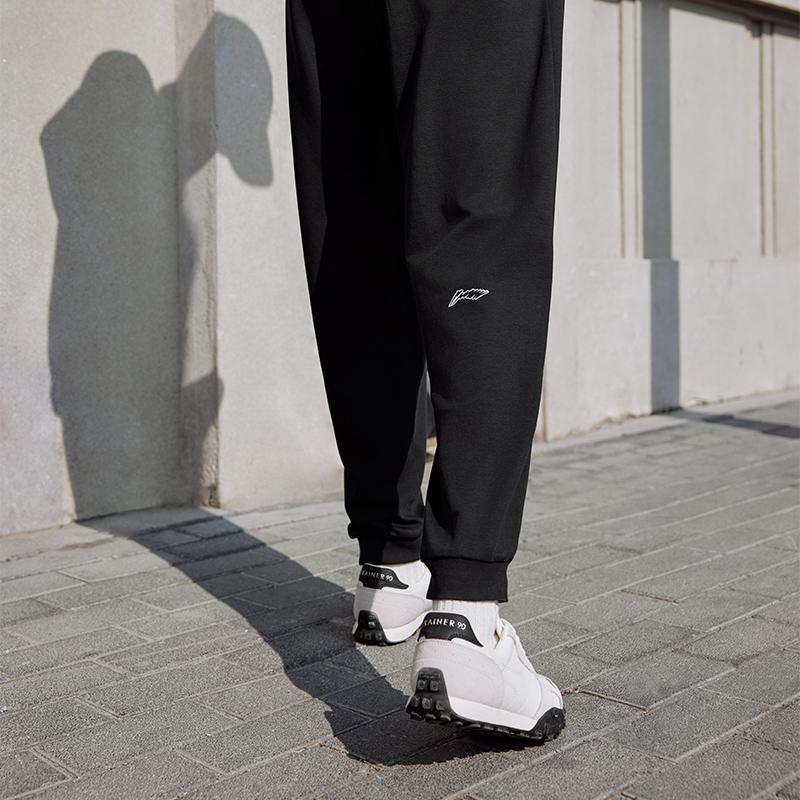 Li Ning Sports Fashion Series Ice Silk Quick-Dry Cool Comfortable Knitted Sports Pants Men Bottoms Black AKLU709-1